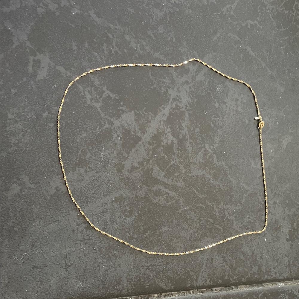 Elegant Gold Chain Necklace